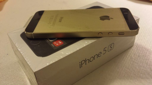 iPhone 5s Genuine Black Gold01