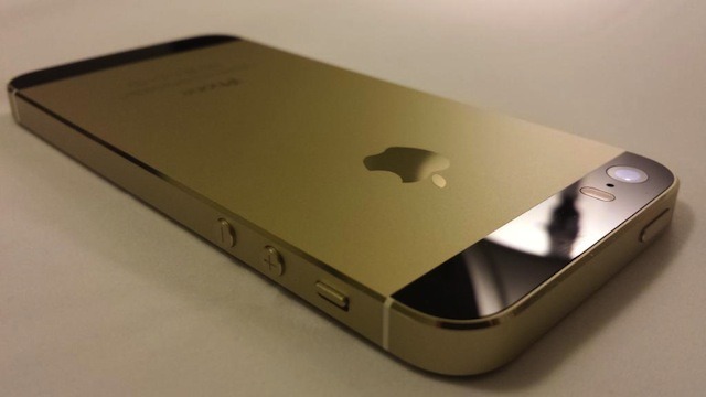 iPhone 5s Genuine Black Gold03